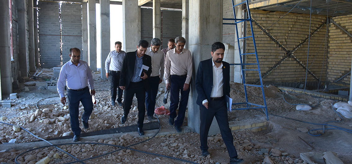بازدید دکتر گردانی از پروژه‌های عمرانی پردیس دانشگاه سلمان فارسی کازرون
