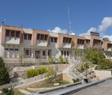 محوطۀ ساختمان مرکزی