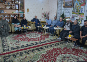 دیدار دانشگاهیان دانشگاه سلمان فارسی کازرون با خانواده‌های دو جانباز دفاع مقدس