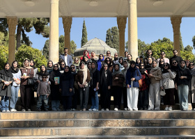 بازدید دانشجویان زبان و ادبیات فارسی دانشگاه از آرامگاه دو قطب زبان و ادبیات فارسی ایران