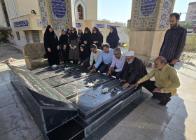 گلباران قبور مطهر شهدا توسط جمعی از دانشگاهیان دانشگاه سلمان فارسی کازرون