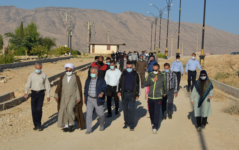 پیاده‌روی خانوادگی اعضاء هیئت علمی و همیاران علمی دانشگاه سلمان فارسی کازرون برگزار شد