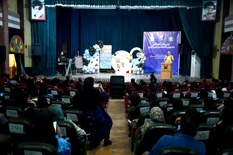 جشن دانش‌آموختگی دانشجویان دانشگاه سلمان فارسی کازرون برگزار شد