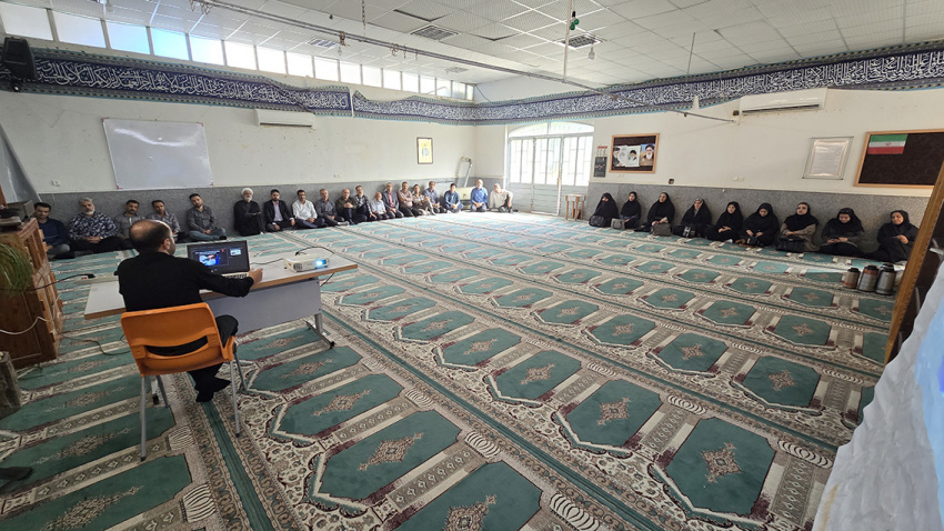 ادامۀ برپایی نشست‌های تبیینی با موضوع جنگ رمضان در دانشگاه سلمان فارسی کازرون