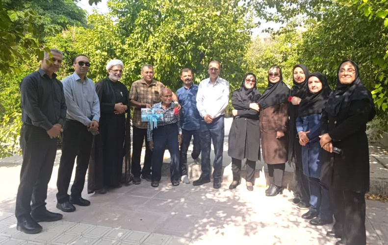 تقدیر از یکی از خادمان پیشکسوت دانشگاه سلمان فارسی کازرون